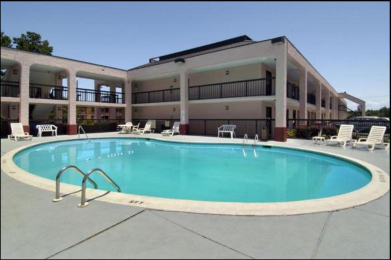 Baymont By Wyndham Mobile/ I-65 Hotel Exterior foto
